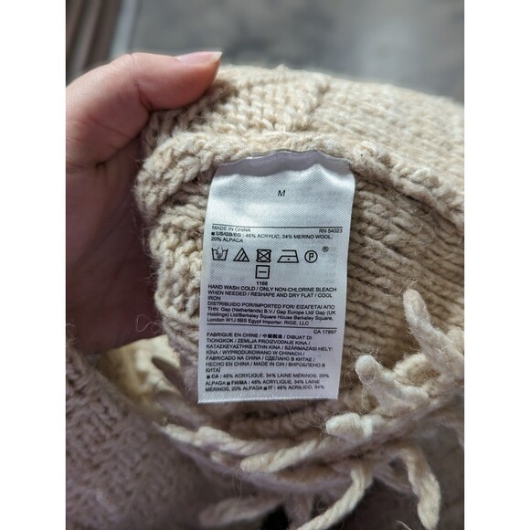 Banana Republic Medium Cream Sweater w Fringe Made of Itallian Yarn - Picture 6 of 6
